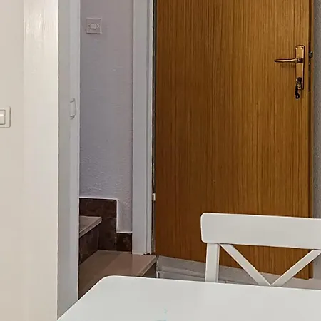 1 Bedroom Gorgeous In Podgora (Split-Dalmatia)